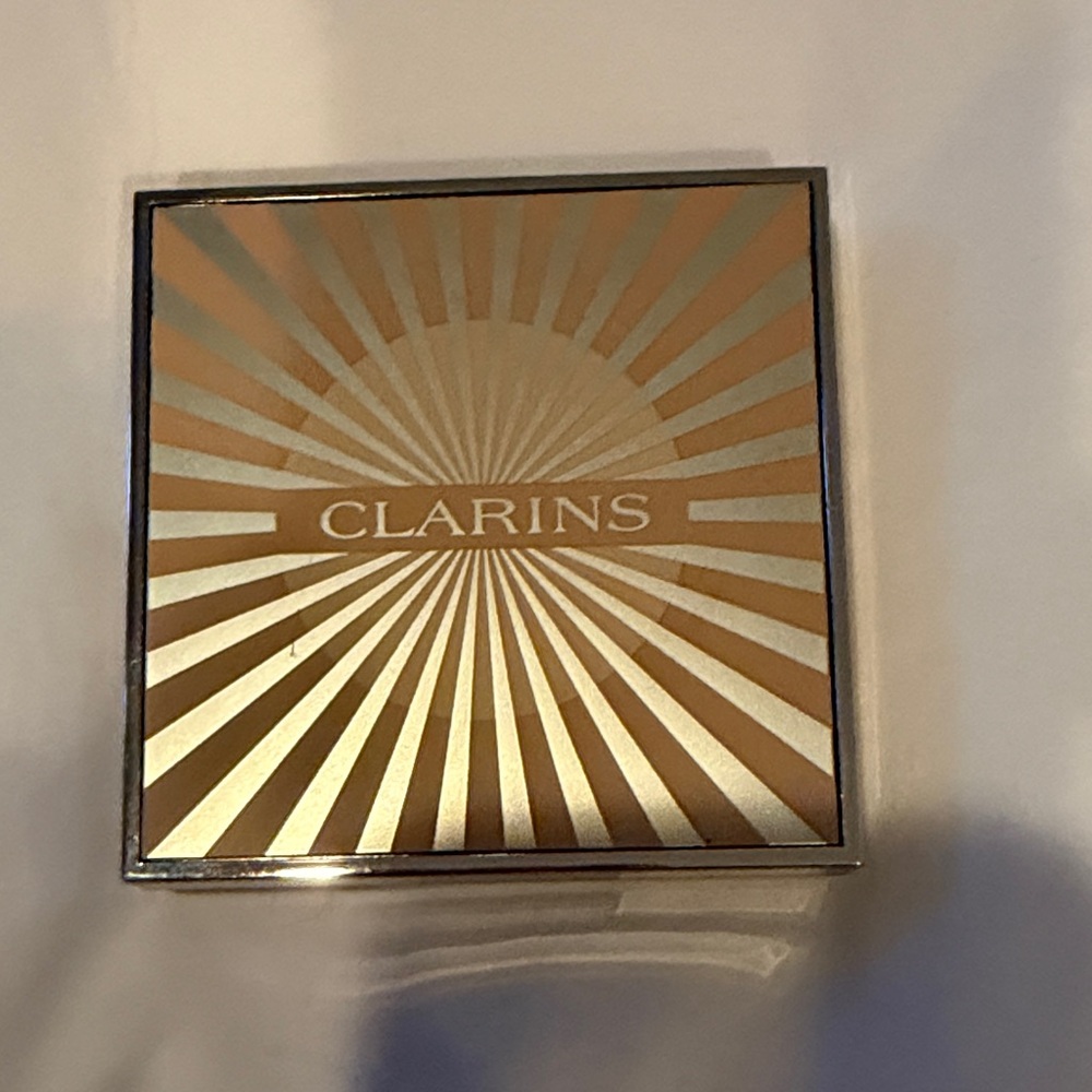 Clarins Radiant Gold Sunburst Compact